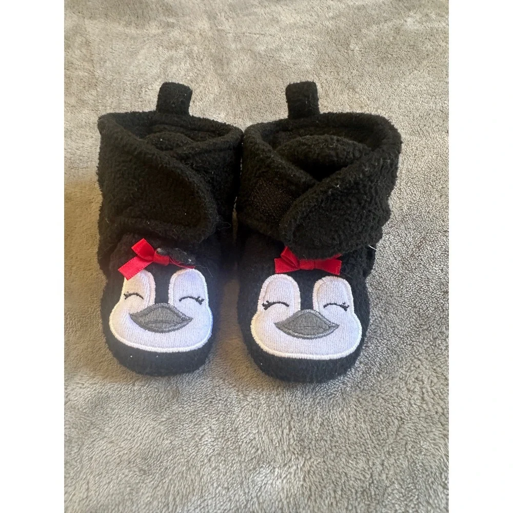 Penguin baby‎ booties, fleece feet wraps